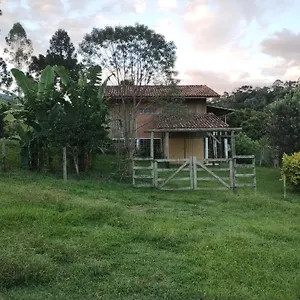 Casa Aysu , Barracão Brasil